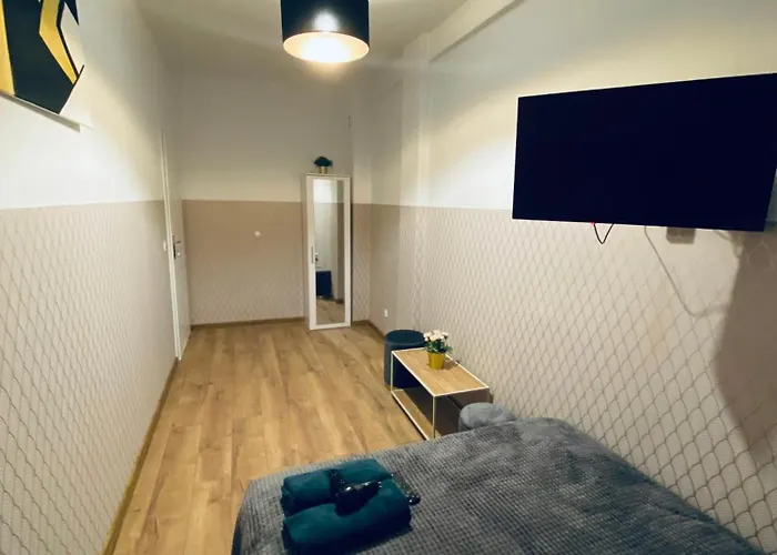 Hostel Clicktheflat Wola