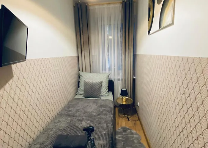 Clicktheflat Wola Hostel