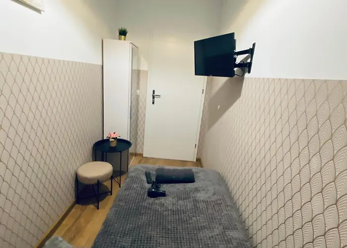 Hostel Clicktheflat Wola *