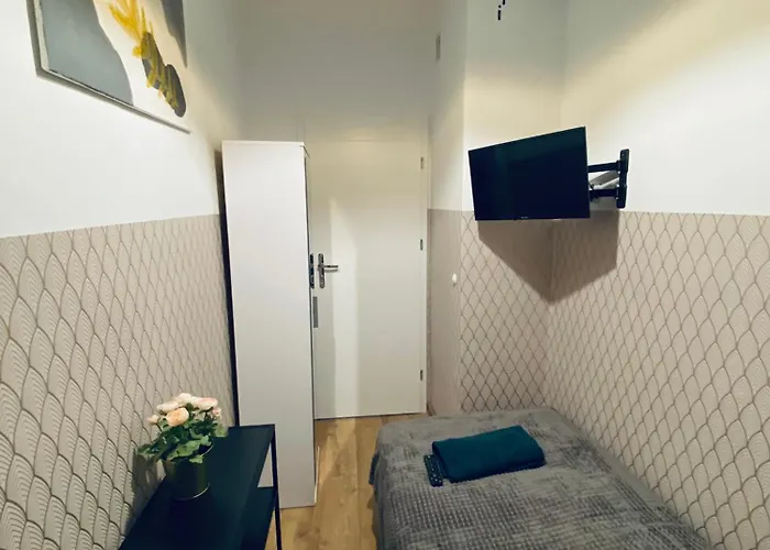 Hostel Clicktheflat Wola *