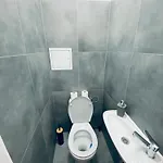 بيت شباب Clicktheflat Wola *
