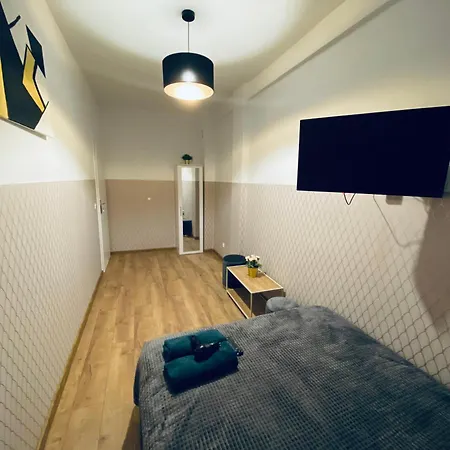 Hostel Clicktheflat Wola