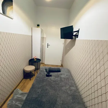 Hostel Clicktheflat Wola *