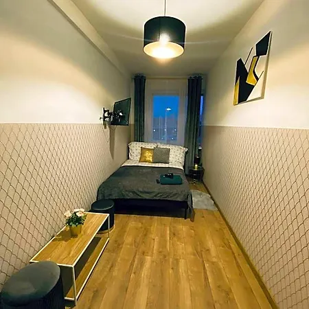 Hostel Clicktheflat Wola