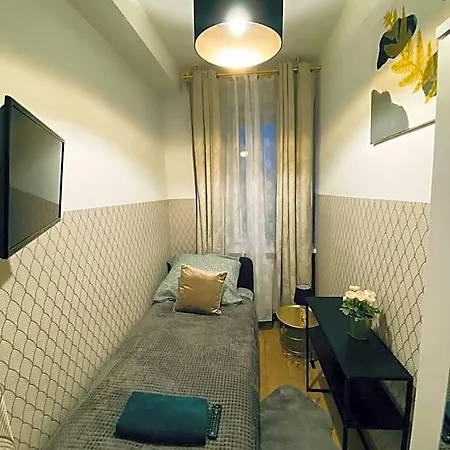 Clicktheflat Wola Hostel Warsaw