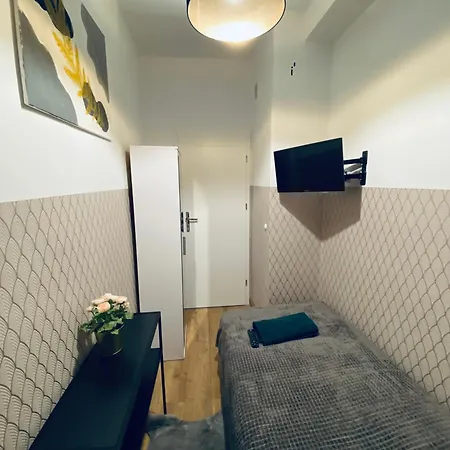 Hostel Clicktheflat Wola *